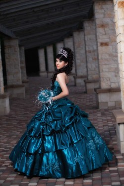 2017 New Embroidery Sweet 15 Ball Gown Peacock Blue Satin Prom Dress Gown Vestidos De 15 Anos