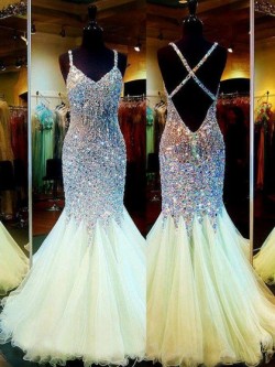 Shop Exclusive V-neck Backless Tulle Crystal Detailing Trumpet/Mermaid Ball Dresses in New Zealand
