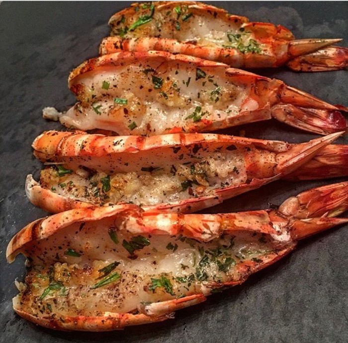 Garlic grilled prawns 🦐🦐🦐