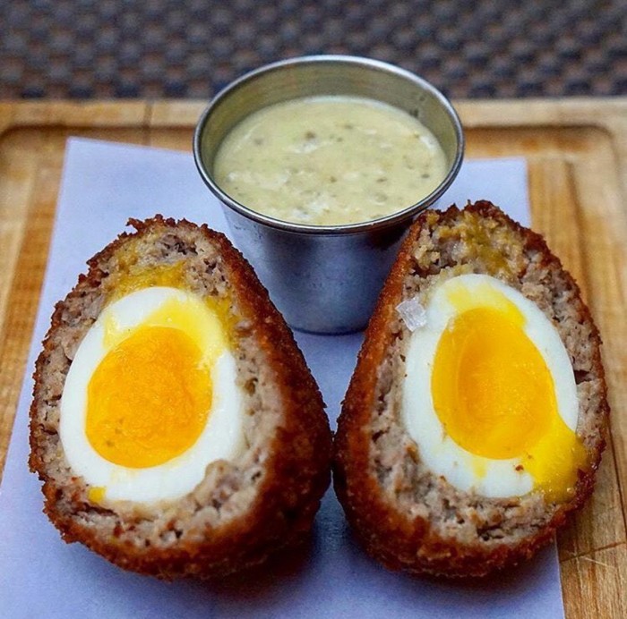 Egg in a bread 🥚🥐🤤