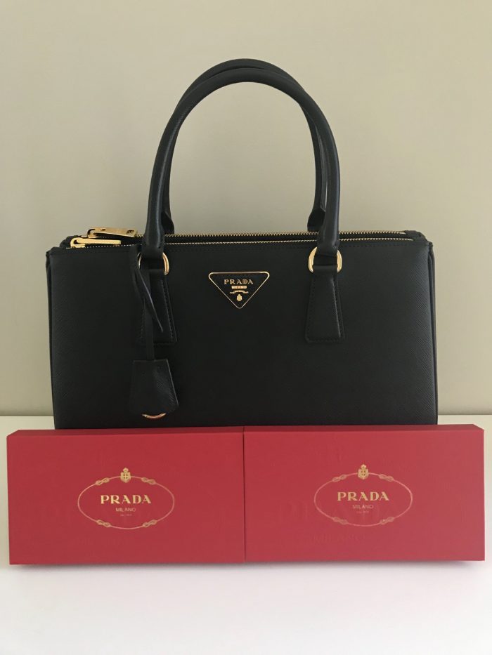 Prada Saffiano Lux 👜 & Red packets