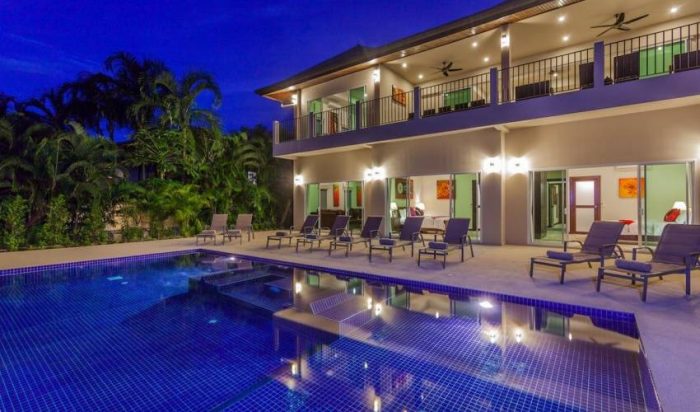 7 Bedrooms Luxury Villa with Pool in Nai Harn Beach, Phuket