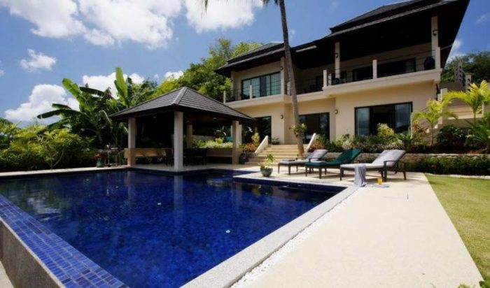 6 Bedrooms Family Pool Villa in Nai Harn Beach, Phuket, Thailand