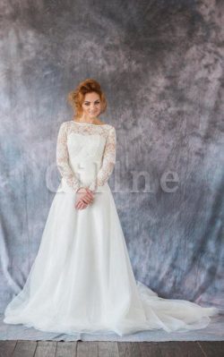 Abito da Sposa Cappellino Coda A Strascico