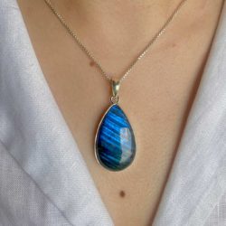 Healing Crystals: Everything You Need to Know about Labradorite