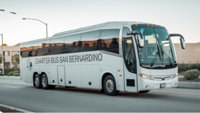 Professional Corporate Shuttle Service to Keep Your Team Moving
