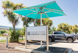 Choose the Perfect Cantilever Umbrella in Sydney