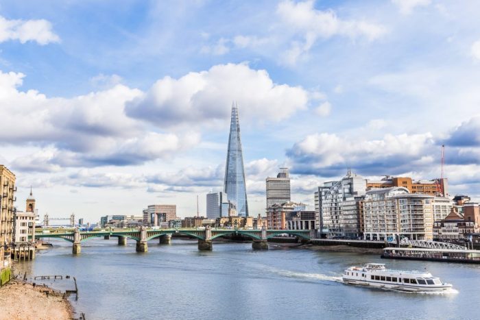 Thames River Sightseeing Cruise tour﻿