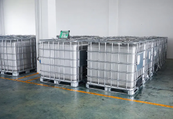 Water-based two-component epoxy intermediate paint