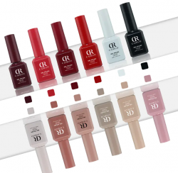 Mirror Nail Polish Makes Every Move Shine