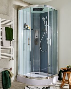 Skab et moderne badeværelse med den rette brusekabine og håndvask badeværelse