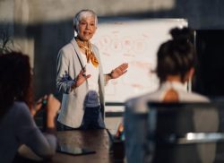 Business Finance News: Stay Ahead with Daily and World Financial News – I Invest Online