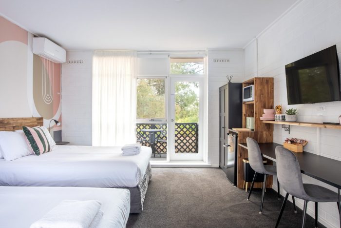 Discover Premium Barossa Vineyard Accommodation at The Lyndoch Motel