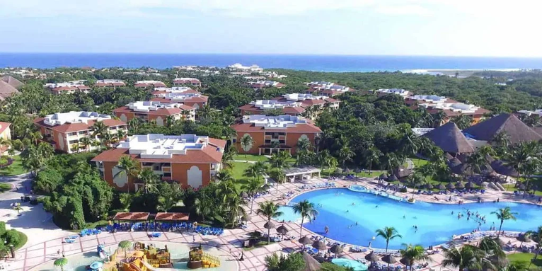 Affordable Destination Wedding Packages: Best Destination Weddings on a Budget | Liz Moore